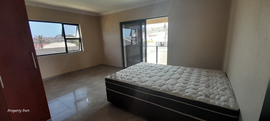 6 Bedroom Property for Sale in Uvongo KwaZulu-Natal