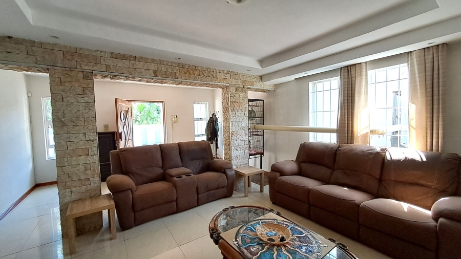 4 Bedroom Property for Sale in Leisure Bay KwaZulu-Natal