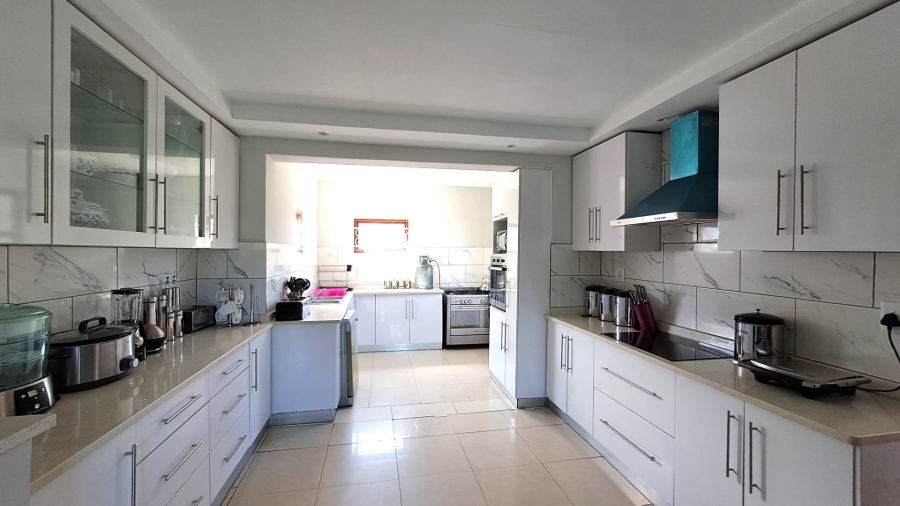 4 Bedroom Property for Sale in Leisure Bay KwaZulu-Natal