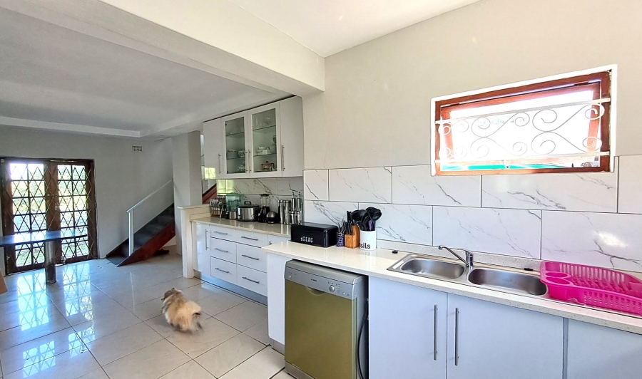 4 Bedroom Property for Sale in Leisure Bay KwaZulu-Natal