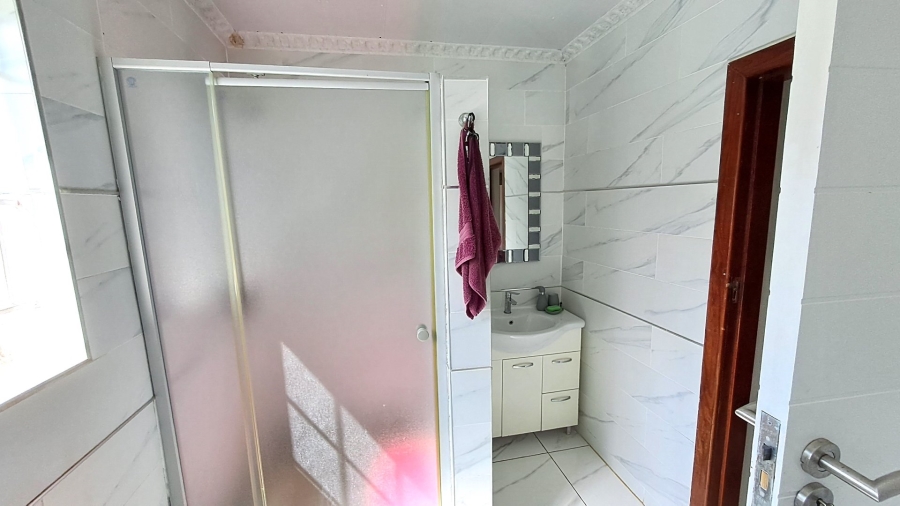 4 Bedroom Property for Sale in Leisure Bay KwaZulu-Natal