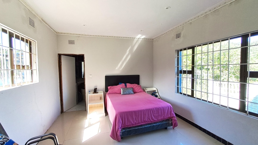 4 Bedroom Property for Sale in Leisure Bay KwaZulu-Natal