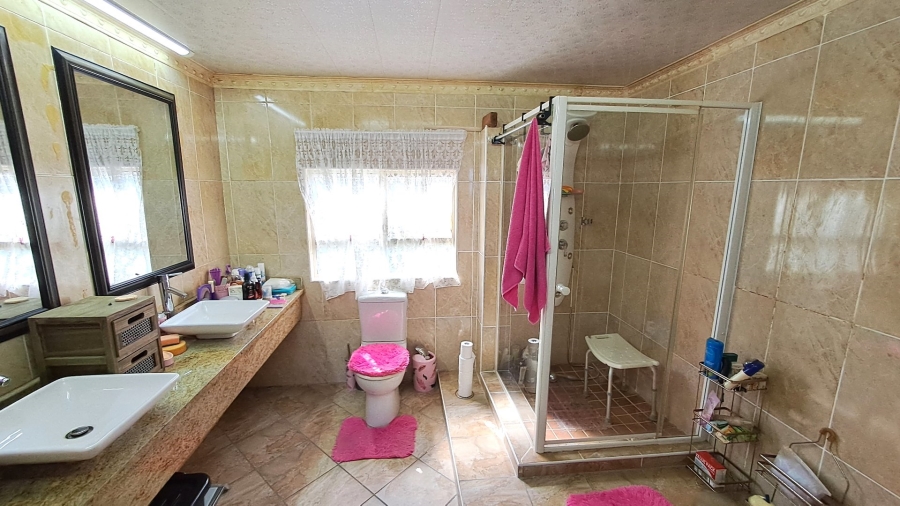 4 Bedroom Property for Sale in Leisure Bay KwaZulu-Natal