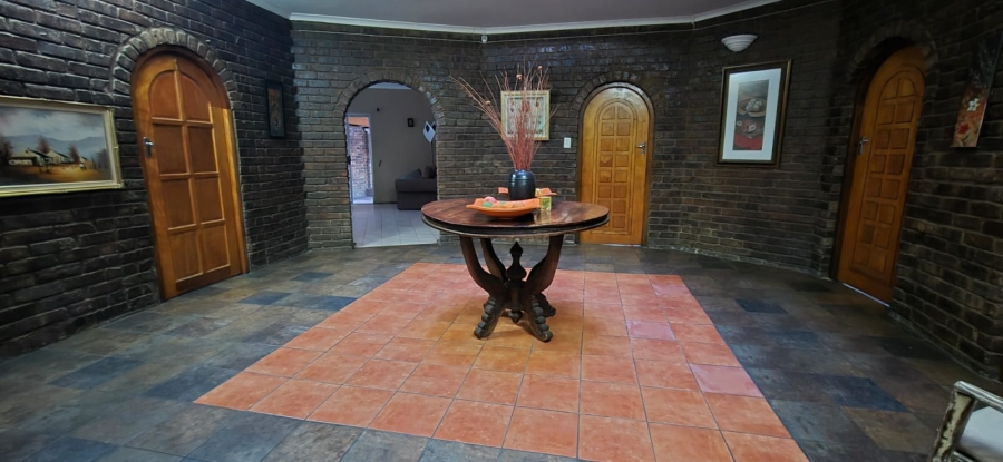 9 Bedroom Property for Sale in Newcastle KwaZulu-Natal