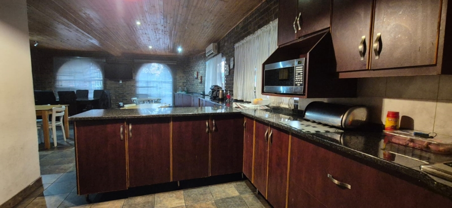 9 Bedroom Property for Sale in Newcastle KwaZulu-Natal