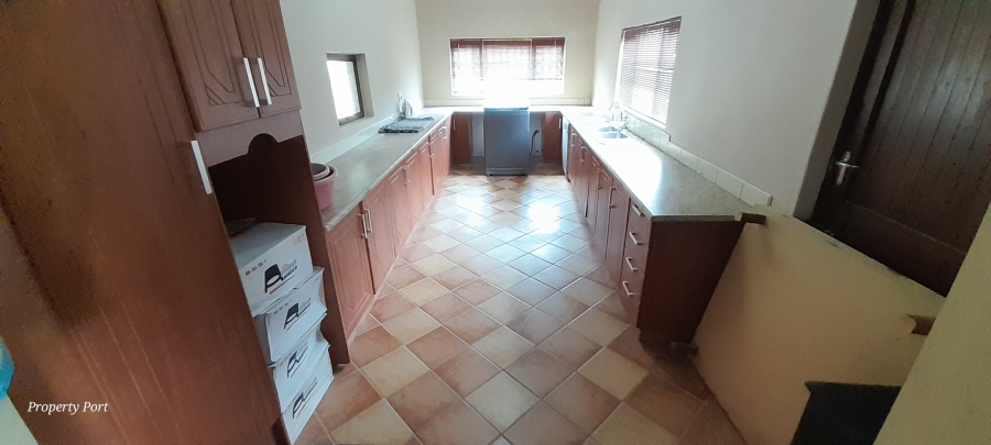 4 Bedroom Property for Sale in Umtentweni KwaZulu-Natal