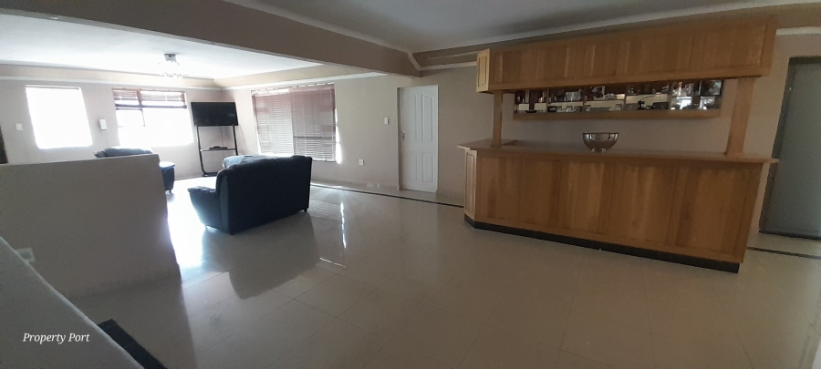4 Bedroom Property for Sale in Umtentweni KwaZulu-Natal