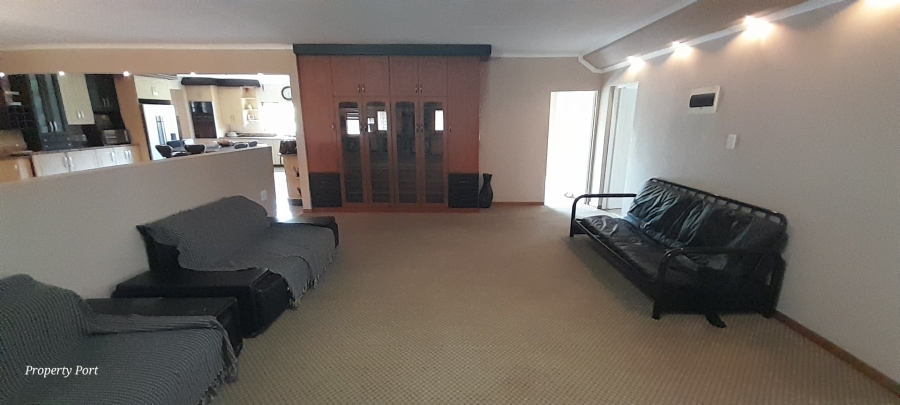 4 Bedroom Property for Sale in Umtentweni KwaZulu-Natal
