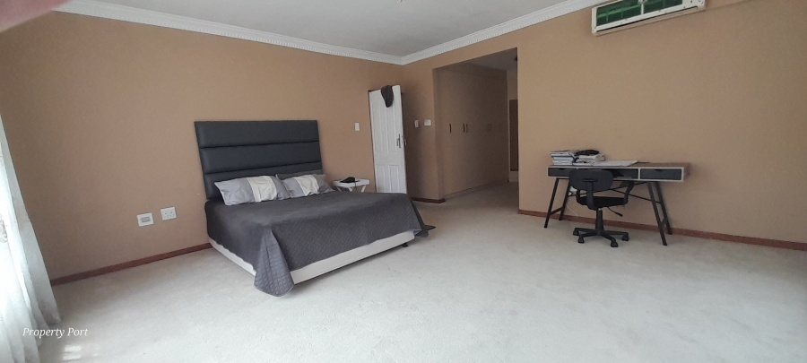 4 Bedroom Property for Sale in Umtentweni KwaZulu-Natal