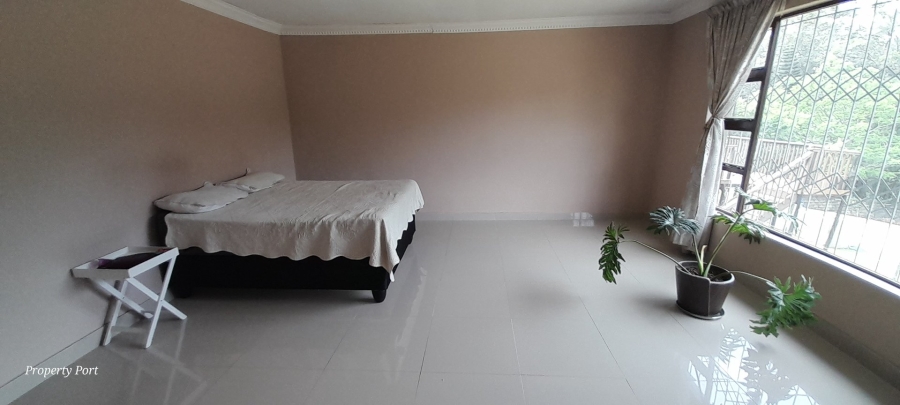 4 Bedroom Property for Sale in Umtentweni KwaZulu-Natal