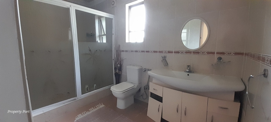 4 Bedroom Property for Sale in Umtentweni KwaZulu-Natal