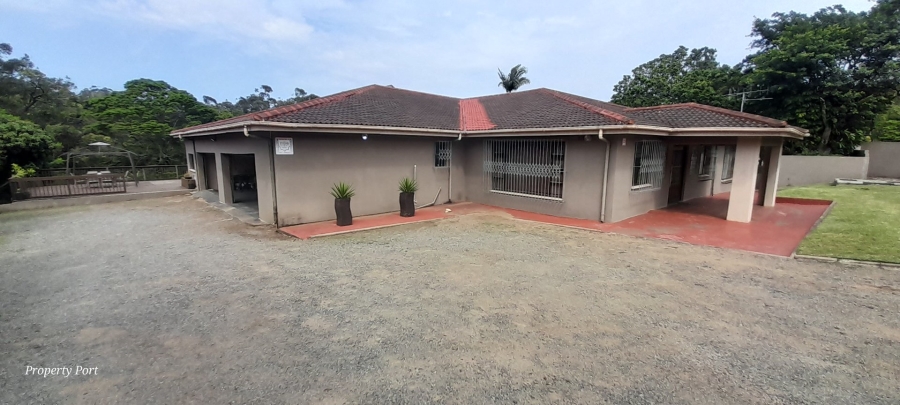 4 Bedroom Property for Sale in Umtentweni KwaZulu-Natal