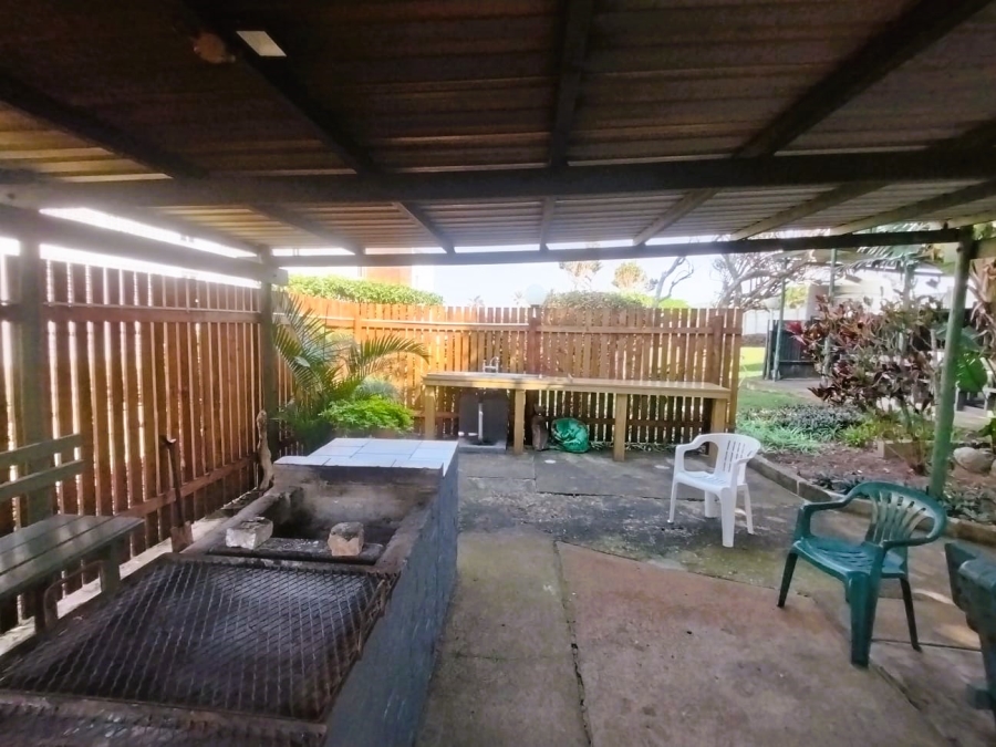 2 Bedroom Property for Sale in Hibberdene KwaZulu-Natal