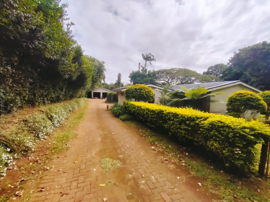 To Let 4 Bedroom Property for Rent in Kloof KwaZulu-Natal