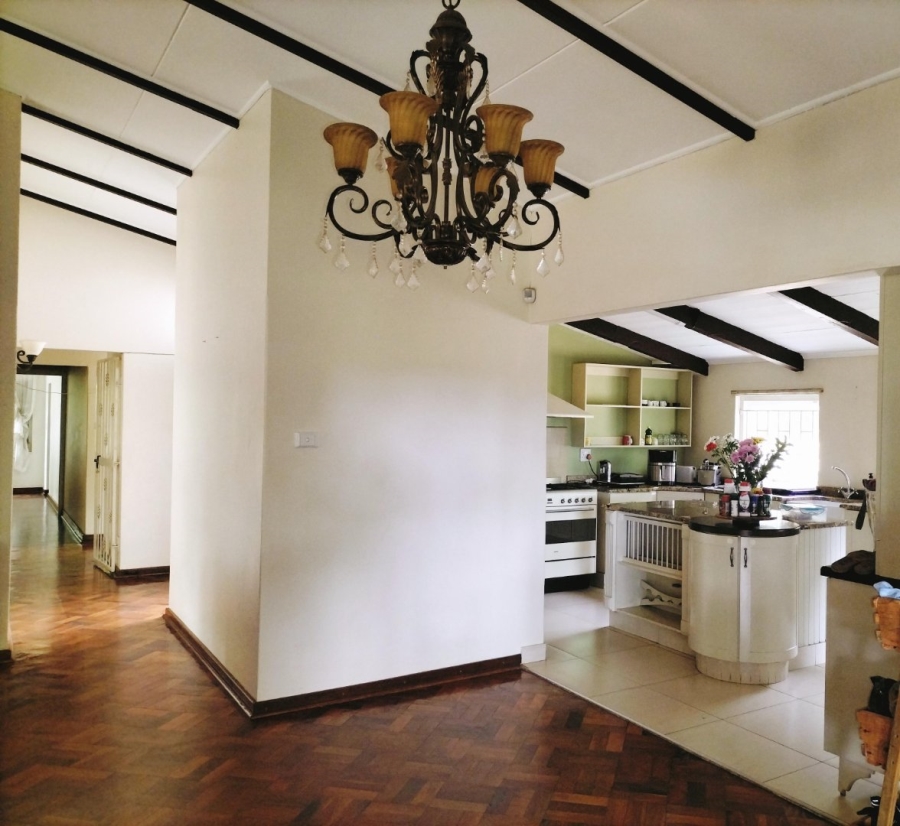 To Let 4 Bedroom Property for Rent in Kloof KwaZulu-Natal