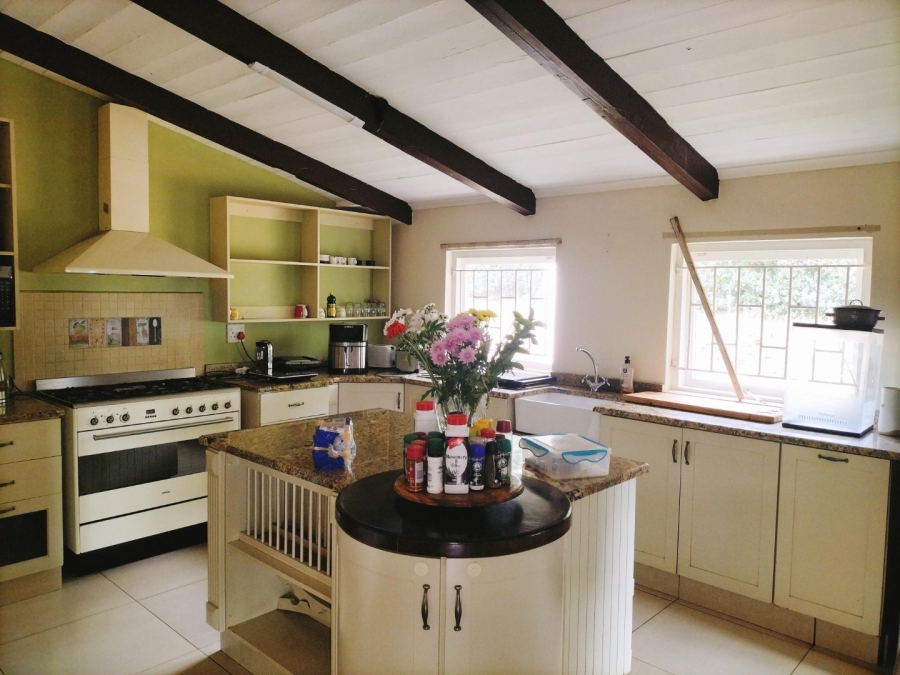 To Let 4 Bedroom Property for Rent in Kloof KwaZulu-Natal