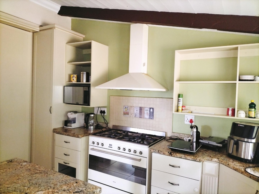 To Let 4 Bedroom Property for Rent in Kloof KwaZulu-Natal