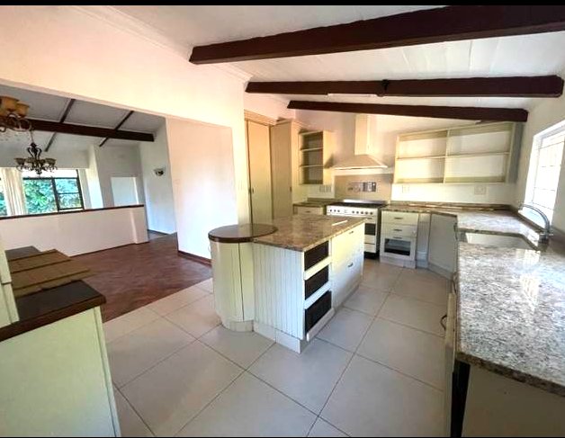 To Let 4 Bedroom Property for Rent in Kloof KwaZulu-Natal