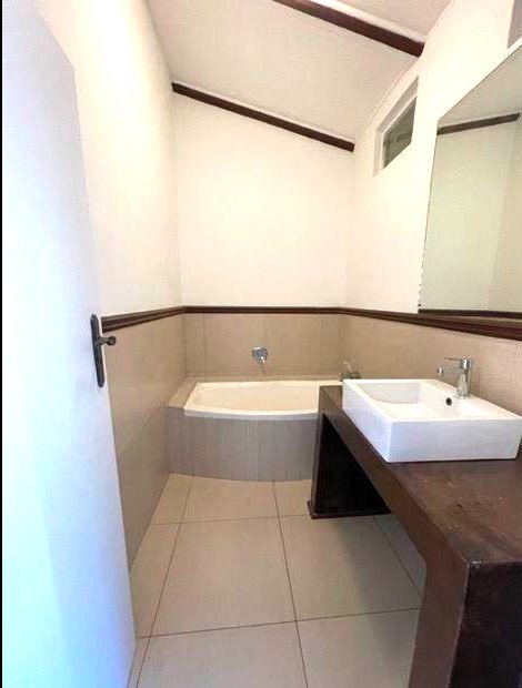 To Let 4 Bedroom Property for Rent in Kloof KwaZulu-Natal