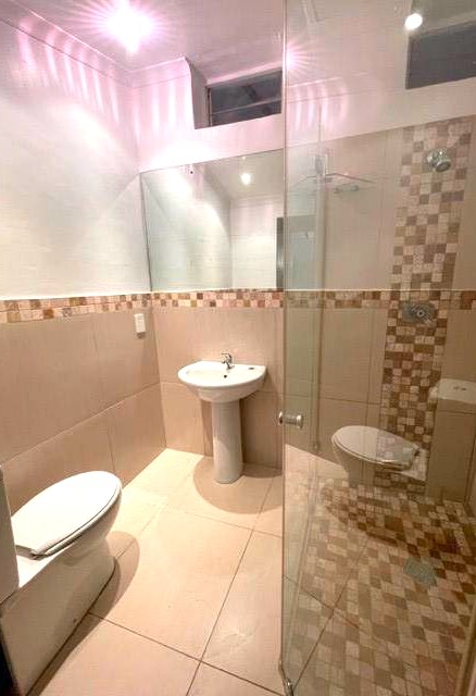 To Let 4 Bedroom Property for Rent in Kloof KwaZulu-Natal