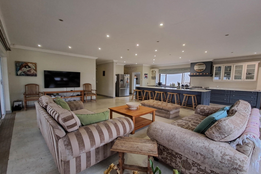 4 Bedroom Property for Sale in St Michaels On Sea KwaZulu-Natal