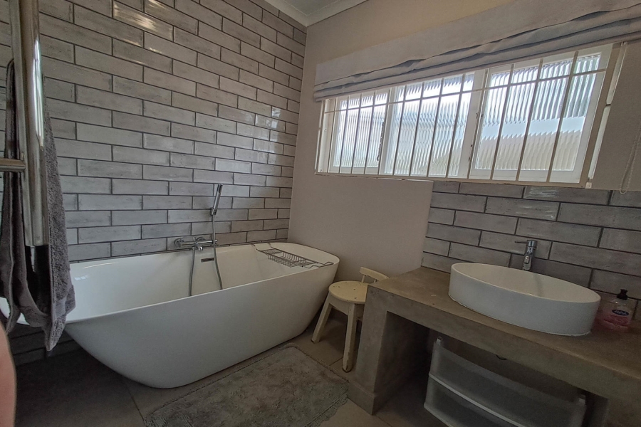 4 Bedroom Property for Sale in St Michaels On Sea KwaZulu-Natal