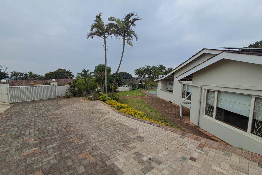 4 Bedroom Property for Sale in St Michaels On Sea KwaZulu-Natal