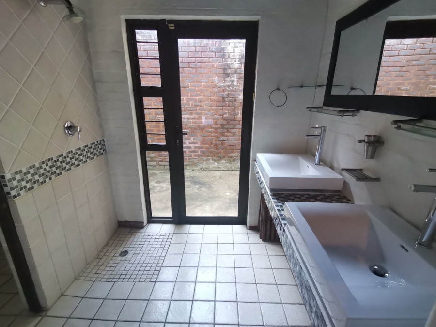 4 Bedroom Property for Sale in Oslo Beach KwaZulu-Natal