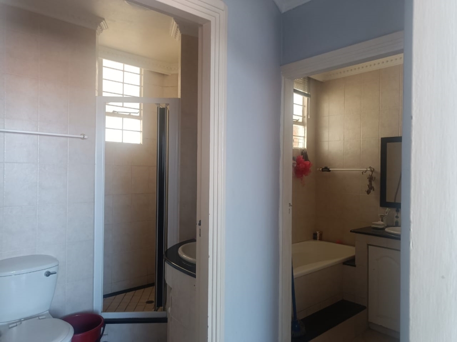 2 Bedroom Property for Sale in Essenwood KwaZulu-Natal