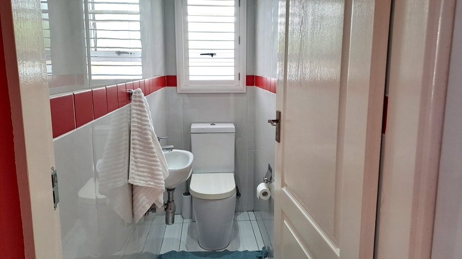 3 Bedroom Property for Sale in Port Edward KwaZulu-Natal