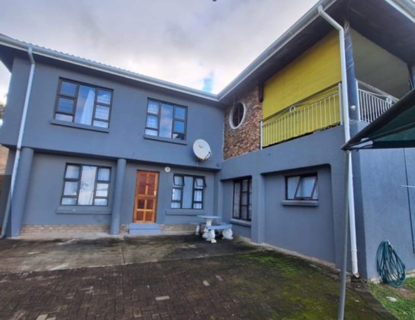 5 Bedroom Property for Sale in St Michaels On Sea KwaZulu-Natal