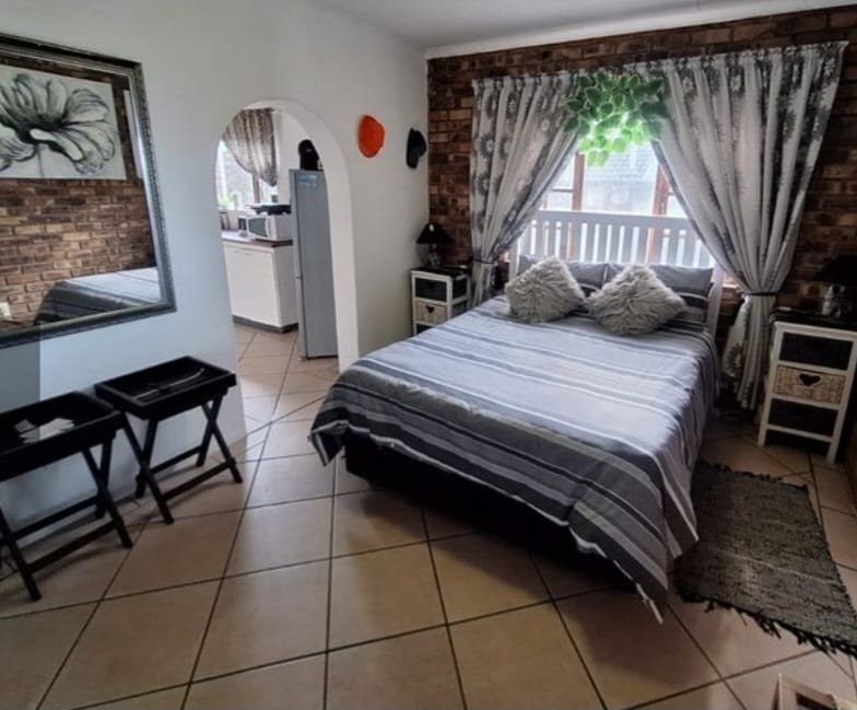 5 Bedroom Property for Sale in St Michaels On Sea KwaZulu-Natal