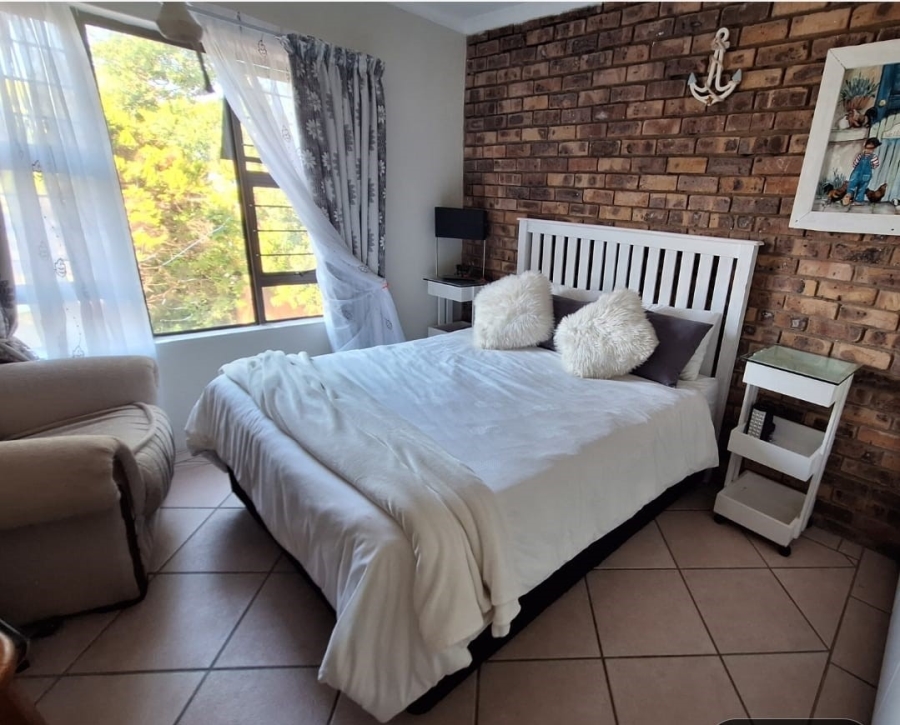 5 Bedroom Property for Sale in St Michaels On Sea KwaZulu-Natal