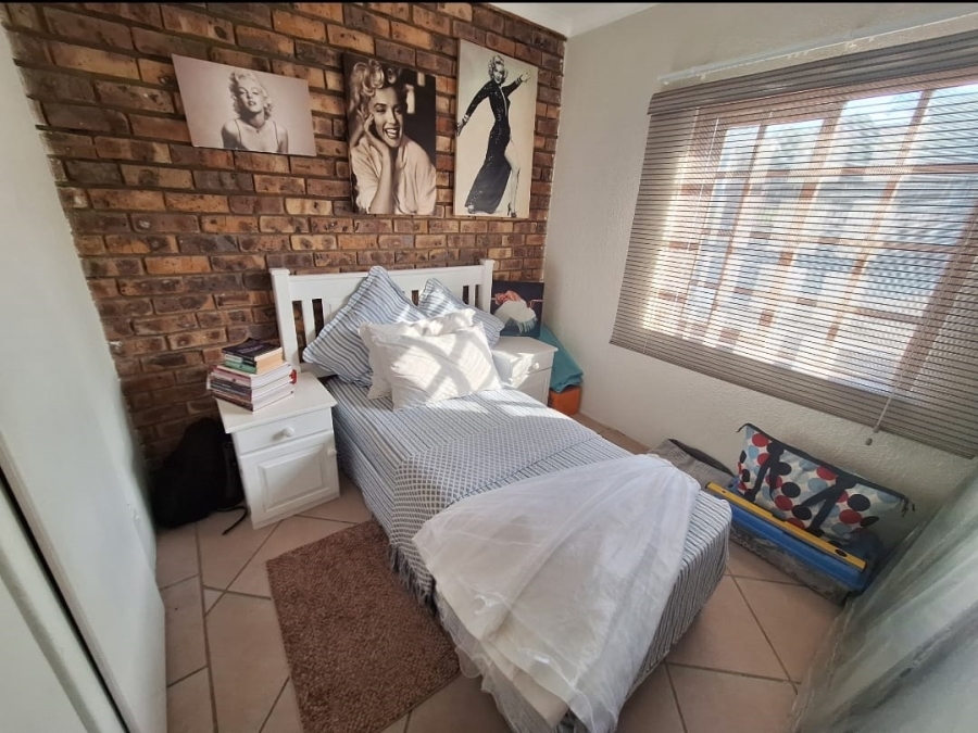 5 Bedroom Property for Sale in St Michaels On Sea KwaZulu-Natal