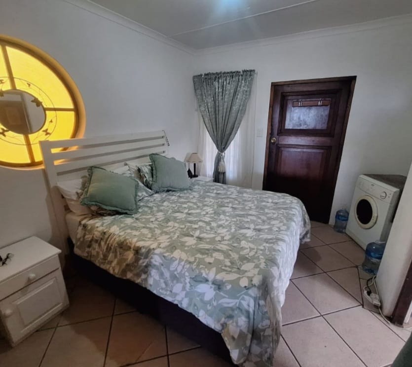 5 Bedroom Property for Sale in St Michaels On Sea KwaZulu-Natal