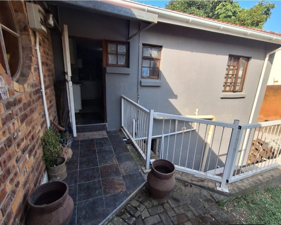 5 Bedroom Property for Sale in St Michaels On Sea KwaZulu-Natal