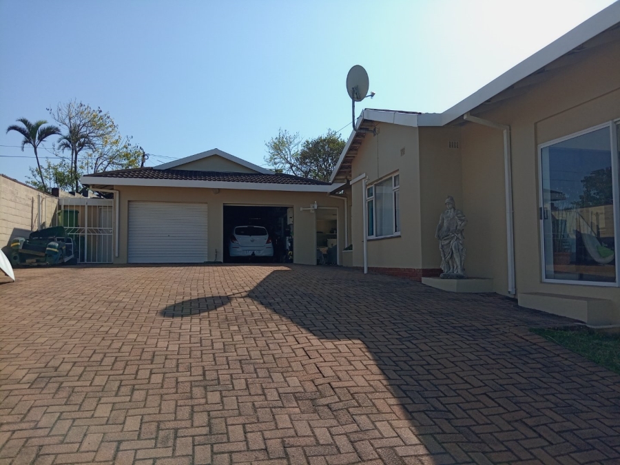 3 Bedroom Property for Sale in Uvongo KwaZulu-Natal