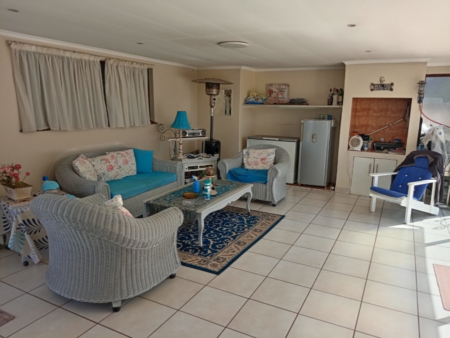 3 Bedroom Property for Sale in Uvongo KwaZulu-Natal