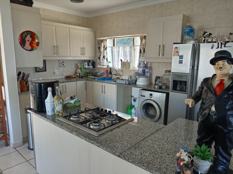 3 Bedroom Property for Sale in Uvongo KwaZulu-Natal