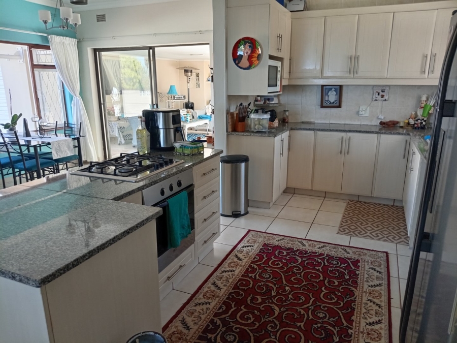 3 Bedroom Property for Sale in Uvongo KwaZulu-Natal
