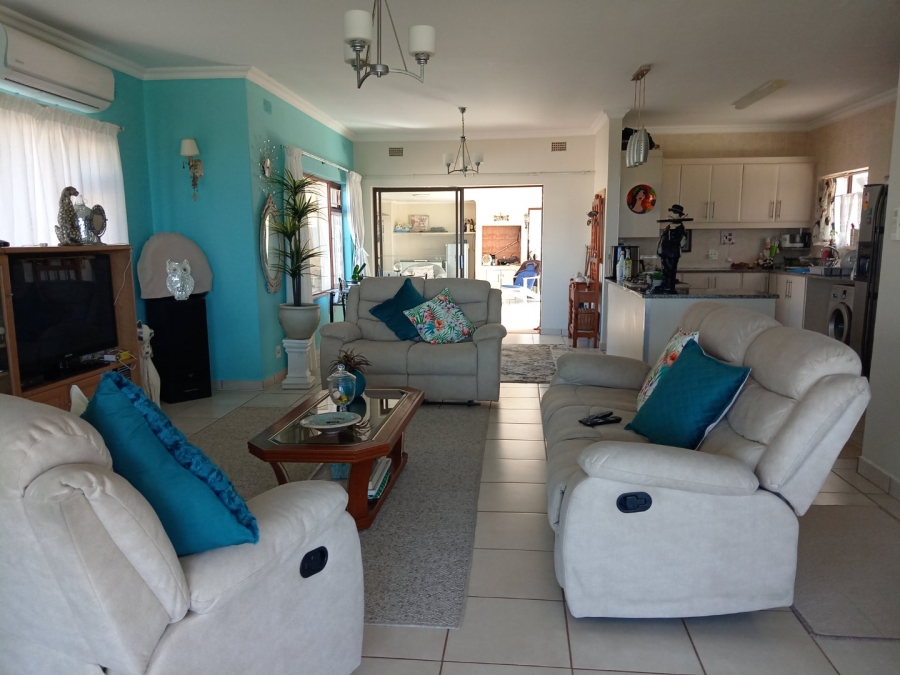 3 Bedroom Property for Sale in Uvongo KwaZulu-Natal