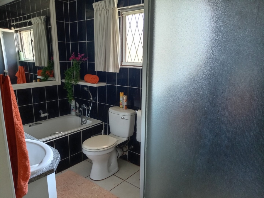 3 Bedroom Property for Sale in Uvongo KwaZulu-Natal