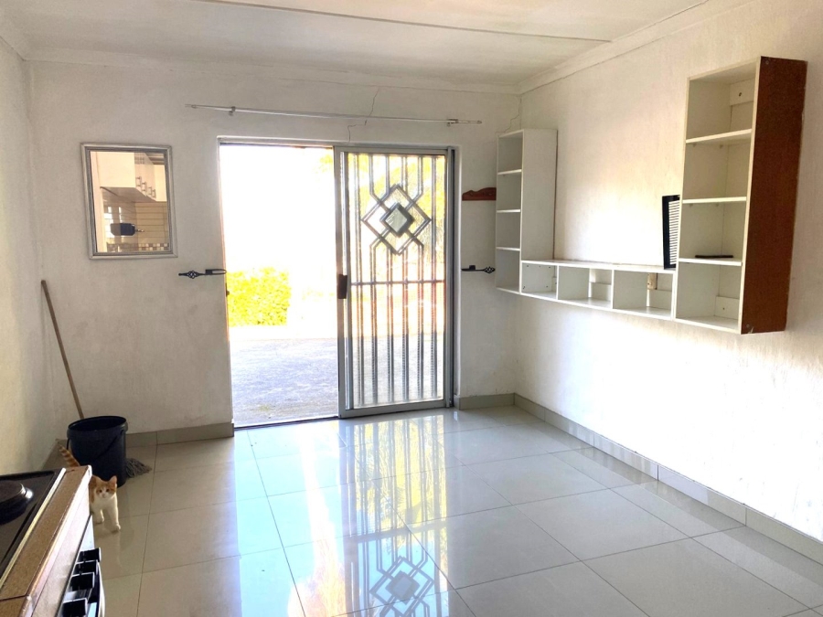 To Let 2 Bedroom Property for Rent in Raisethorpe KwaZulu-Natal