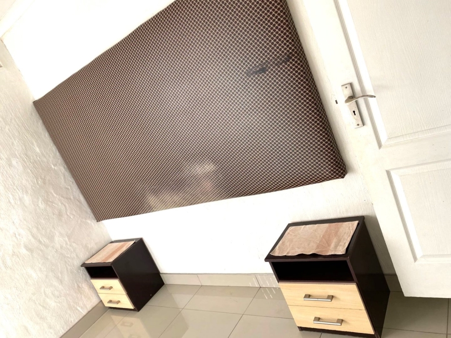To Let 2 Bedroom Property for Rent in Raisethorpe KwaZulu-Natal