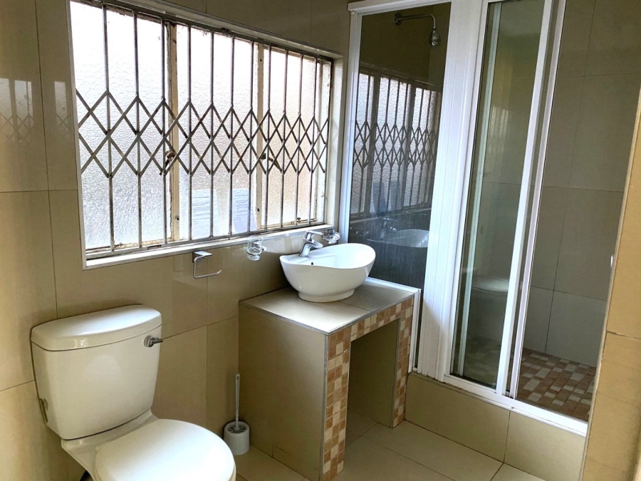 To Let 2 Bedroom Property for Rent in Raisethorpe KwaZulu-Natal