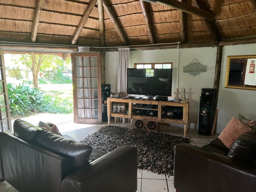 9 Bedroom Property for Sale in Glencoe KwaZulu-Natal