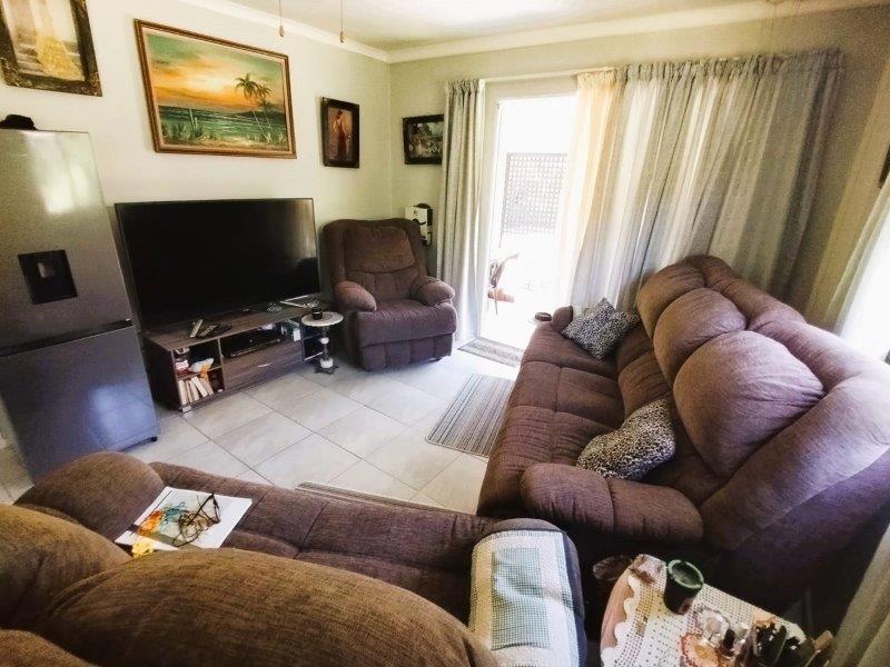 2 Bedroom Property for Sale in Hibberdene KwaZulu-Natal