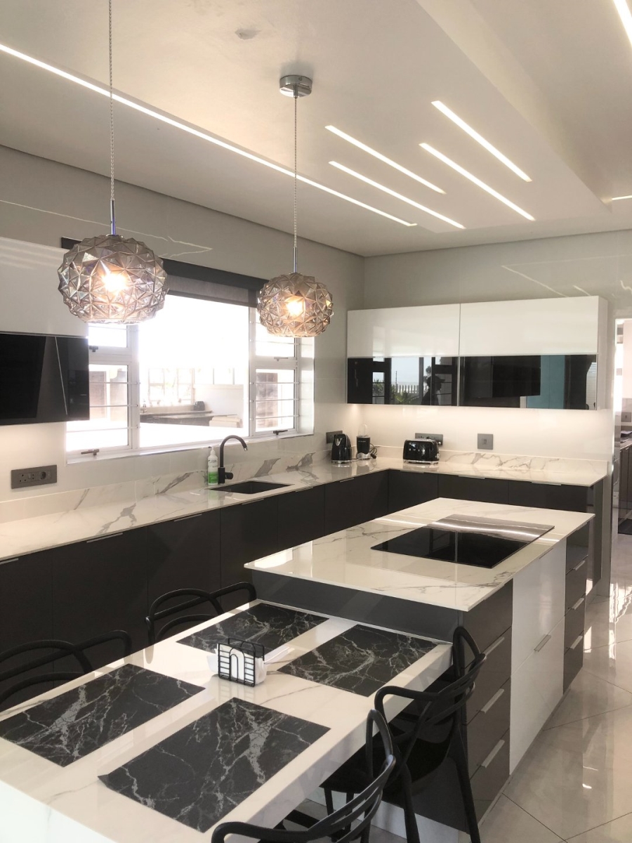 5 Bedroom Property for Sale in Oslo Beach KwaZulu-Natal