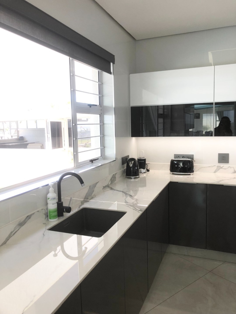 5 Bedroom Property for Sale in Oslo Beach KwaZulu-Natal