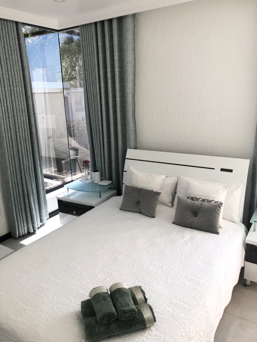 5 Bedroom Property for Sale in Oslo Beach KwaZulu-Natal